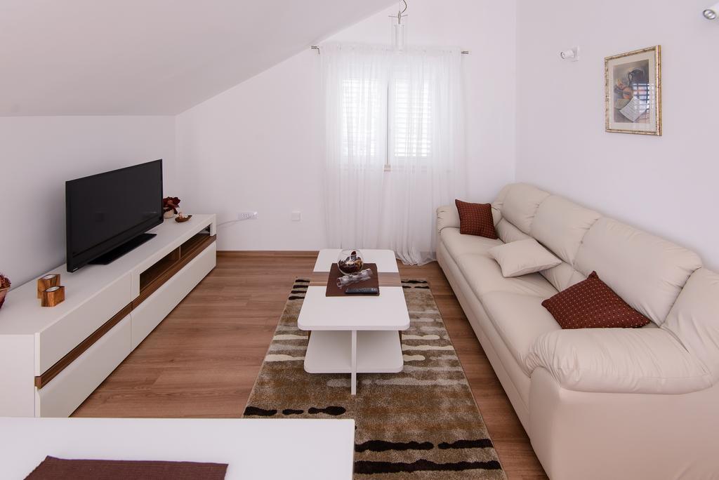 Apartment Violeta 2 With Parking دوبروفينك الغرفة الصورة