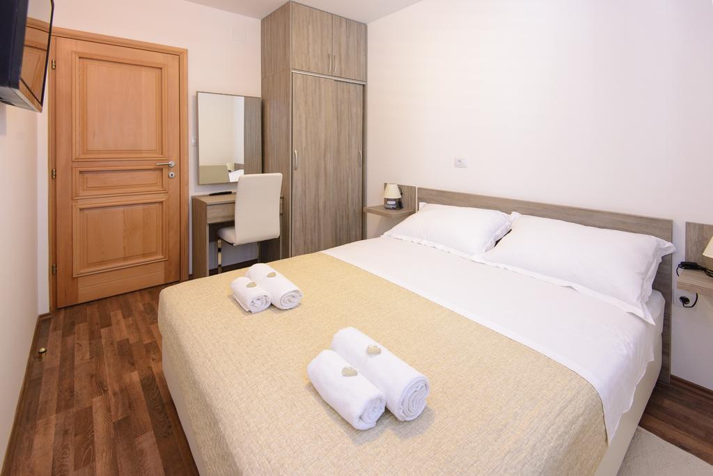 Apartment Violeta 2 With Parking دوبروفينك الغرفة الصورة