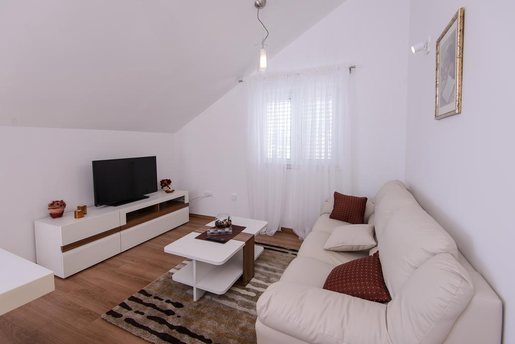 Apartment Violeta 2 With Parking دوبروفينك الغرفة الصورة